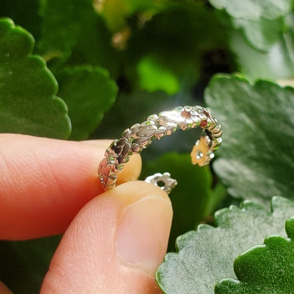 NWOT Silver Flower Toe Ring - Picture 1 of 9